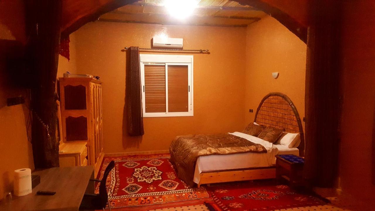 Готель Kasbah Meteorites Imi n'Ouzrou Екстер'єр фото
